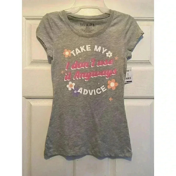 Tops - Juniors XS T-shirt NEW